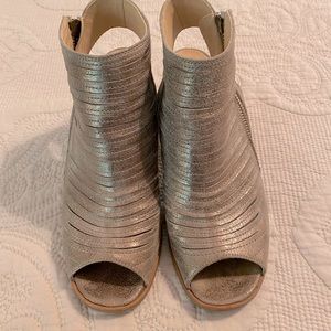 Paul Green champagne booties